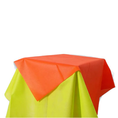 Square Nonwoven Table Cloth Polypropylene Tear Resistant For Hotel